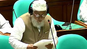 নারী মরদেহের ময়নাতদন্তে নারী চিকিৎসক: মন্ত্রীর আশ্বাসে বিল প্রত্যাহার জামায়াতের এমপির