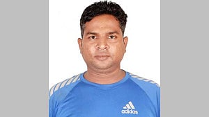 সিরাজগঞ্জে আমবোঝাই ট্রাকের নিচে চাপা পড়ে ব্যবসায়ীর মৃত্যু