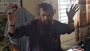 বিদ্যালয়ে মদ্যপান-মাতলামি: সিরাজগঞ্জের সেই শিক্ষক বরখাস্ত, এমপিও স্থগিত