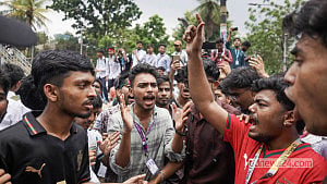 Students protest demanding education minister's resignation