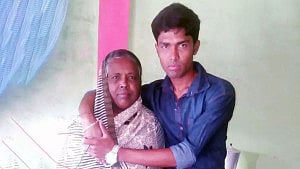 সুনামগঞ্জে বিদ্যুৎস্পৃষ্ট ছেলেকে বাঁচাতে গিয়ে মারা গেলেন বাবা-মাও