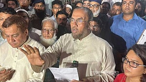 শাহজালালের মাজারে দানবাক্সে ১৯ দিনে পড়ল ৪৭ লাখ টাকা