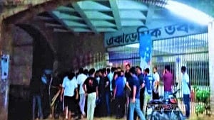 ভাসানী বিশ্ববিদ্যালয়ে খেলা দেখা নিয়ে শিক্ষার্থীদের সংঘর্ষ, আহত ১০