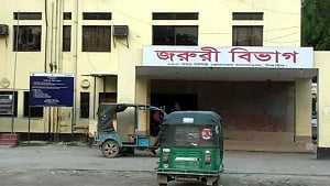 টাঙ্গাইলে সড়কের পাশে ব্যবসায়ীর লাশ, ‘আঘাতের চিহ্ন’