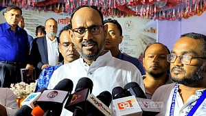 ক্ষুদ্র ও মাঝারি পোল্ট্রি খামারিদের ঋণ সুবিধার আশ্বাস দিলেন প্রতিমন্ত্রী