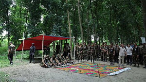 সেনাবাহিনীর গ্রীষ্মকালীন মহড়া দেখলেন প্রধানমন্ত্রী