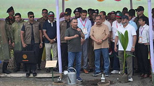 দেশ পুনর্গঠনে সরকার কোনো বাধা মানবে না: প্রধানমন্ত্রী