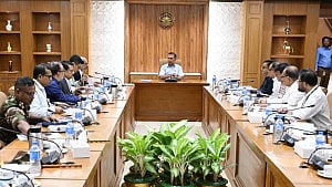বন্ধ রাষ্ট্রায়ত্ত কারখানা চালুর প্রক্রিয়া দ্রুতি শেষ করার নির্দেশ