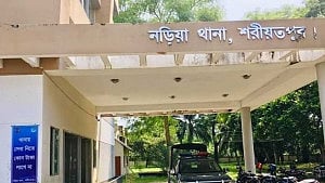 শরীয়তপুরে স্বামীকে বেঁধে রেখে গৃহবধূকে ‘দলবেঁধে ধর্ষণ’, গ্রেপ্তার ৩