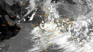 সাগরে লঘুচাপ, বন্দরে সতর্কতা সংকেত