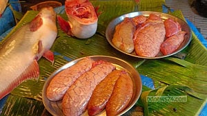 বাজারে মাছের ডিমের কাটতি, দামও চড়া