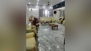 জিয়াউল আহসানের জলসিঁড়ির বাড়িতে কী আছে, তালিকা করছে দুদক