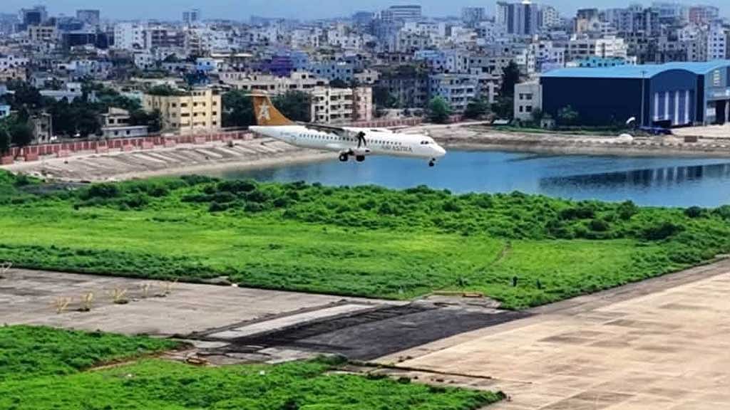 শাহজালাল বিমানবন্দরে ড্রোন দিয়ে তোলা ছবি পোস্ট করা হয়েছে একটি ফেইসবুক পেইজে।