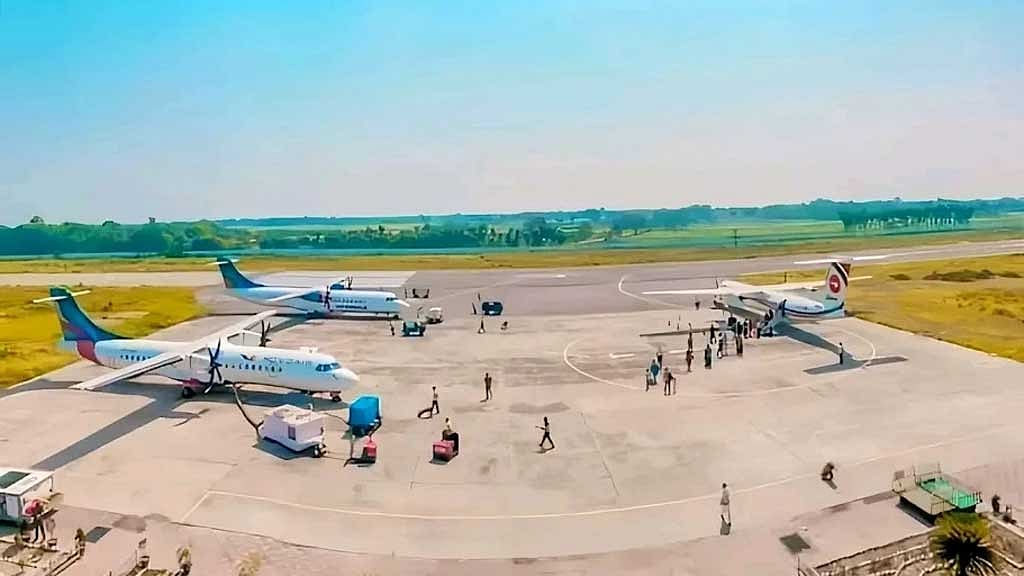উত্তরের পথে সড়ক যোগাযোগ ভালো হওয়ার পর রাজশাহীর পথেও যাত্রী কমে গেছে।