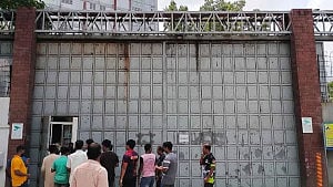 শ্রমিক অসন্তোষে বন্ধ ঘোষণা গাজীপুরের এপেক্স স্পিনিং