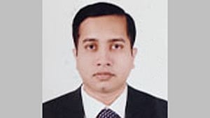 পদত্যাগ করলেন সহকারী অ্যাটর্নি জেনারেল আশিক রুবাইয়াৎ