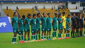 ‘বাংলাদেশ চাপ সামাল দিতে পারেনি’, মনে করেন ভারত কোচ