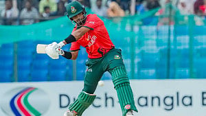 Aussies win despite Hridoy’s heroics