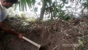 রান্নাঘরের পাশে মাছি উড়ার সূত্র ধরে মিলল নিখোঁজ যুবকের লাশ, স্ত্রী হেফাজতে