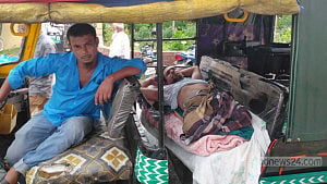 মাদক মামলা: বরিশালে দুই পা হারানো দণ্ডিত আসামি কারাগারে