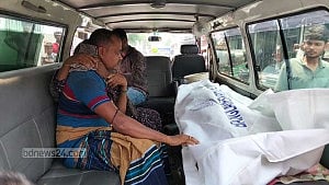 ভোলায় ফ্ল্যাট থেকে গৃহবধূর লাশ উদ্ধার, স্বজনদের দাবি হত্যা