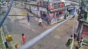 আদাবরে ‘বিকাশ’ এজেন্টকে কুপিয়ে ‘লুট’