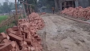 বগুড়ায় কাঁচা রাস্তায় রাতারাতি ইট, প্রধানমন্ত্রীর সফর শেষে উধাও
