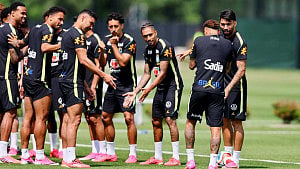টিভিতে শনিবারের খেলা