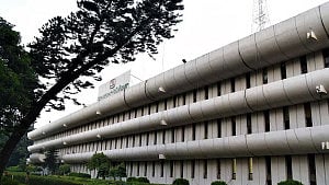 ২৭ থেকে ৮ কোটিতে নেমেছে বিটিভির আয়