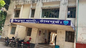 চাঁদপুরে গৃহবধূকে পিটিয়ে হত্যা, স্বামী পলাতক