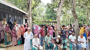 চাঁদপুরে ঘরের সিঁধ কেটে চুরি, বাধা দেওয়ায় বৃদ্ধা খুন