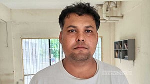 চুয়াডাঙ্গায় ছাত্রলীগের মশাল মিছিলের ভিডিও ভাইরাল, আটক ১