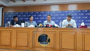 এআই মামলার বার্তা পাঠিয়ে টাকা হাতিয়ে নেওয়া ৩ জন গ্রেপ্তার