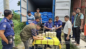 কুমিল্লায় লবনবোঝাই কভার্ড ভ্যানে মিলল ৫ কোটি টাকার ইয়াবা