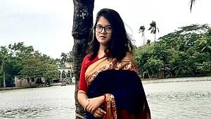 তিন দিন ধরে যোগাযোগ নেই, বাসায় মিলল নারী চিকিৎসকের লাশ