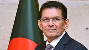 খলিলকে প্রধানমন্ত্রীর অভিনন্দন