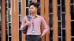 ওয়ার্ল্ড ইউনিভার্সিটি শিক্ষার্থী মাহিরকে মেরে ফেলা হয় ‘দফায় দফায় পিটিয়ে’