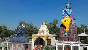 গাইবান্ধায় রাম বিগ্রহ নির্মাণ স্থগিত ঘোষণা, অপসারণের দাবি