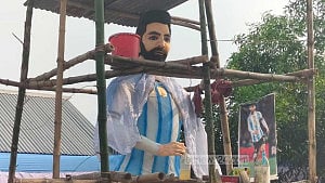গোপালগঞ্জে মেসির ১৬ ফুটের ভাস্কর্য, ৩৬০ ফুটের ব্রাজিল পতাকা