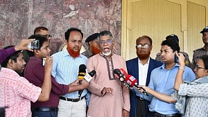 গভর্নরের দেখা পায়নি গ্রাহক ফোরাম, ডেপুটি গভর্নরের কাছে ‘সুষ্ঠু পর্ষদ’ দাবি