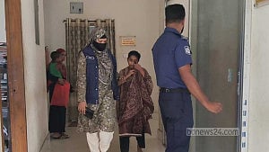 আট মাসের সন্তানের লাশ পুকুরে, মাকে বাজার থেকে আটকালো স্থানীয়রা