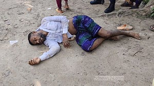 ঝিনাইদহে শিশুকে ধর্ষণচেষ্টার অভিযোগে রিকশাচালককে পিটুনি দিয়ে থানায়