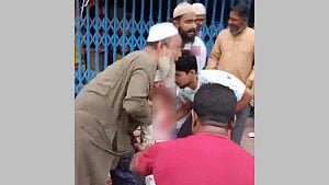 দিনে দুপুরে ‘শীর্ষ সন্ত্রাসী’ কাইল্লা পলাশ গুলিবিদ্ধ
