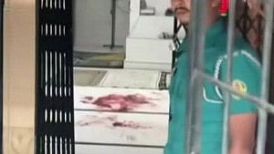 খুলনায় ফজরের নামাজের সময় মসজিদে ঢুকে গুলি, আহত ২