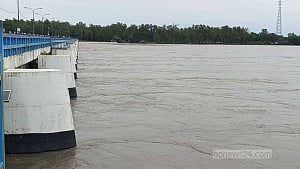 তিস্তায় পানি বেড়ে প্লাবিত লালমনিরহাটের নিম্নাঞ্চল, পানিবন্দি মানুষ