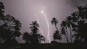 হবিগঞ্জে এক সন্ধ্যায় বজ্রপাতে তিনজনের মৃত্যু, আহত ৪