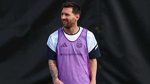 ‘আমার রেকর্ড ভাঙতে মেসিকে স্বাগতম’