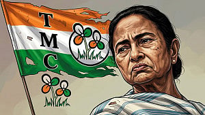 তৃণমূল বাঁচানোর লড়াইয়ে মমতা কি এক ‘নিঃসঙ্গ শেরপা’?