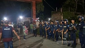 মাদারীপুর থানা থেকে ২ আসামি ছিনিয়ে নেওয়ার চেষ্টা, আটক ৭