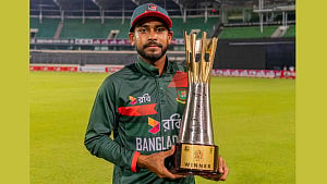নেতৃত্বের সমালোচনা ‘ইতিবাচকভাবে’ নেন মিরাজ, কাজ করছেন ব্যাটিং নিয়ে